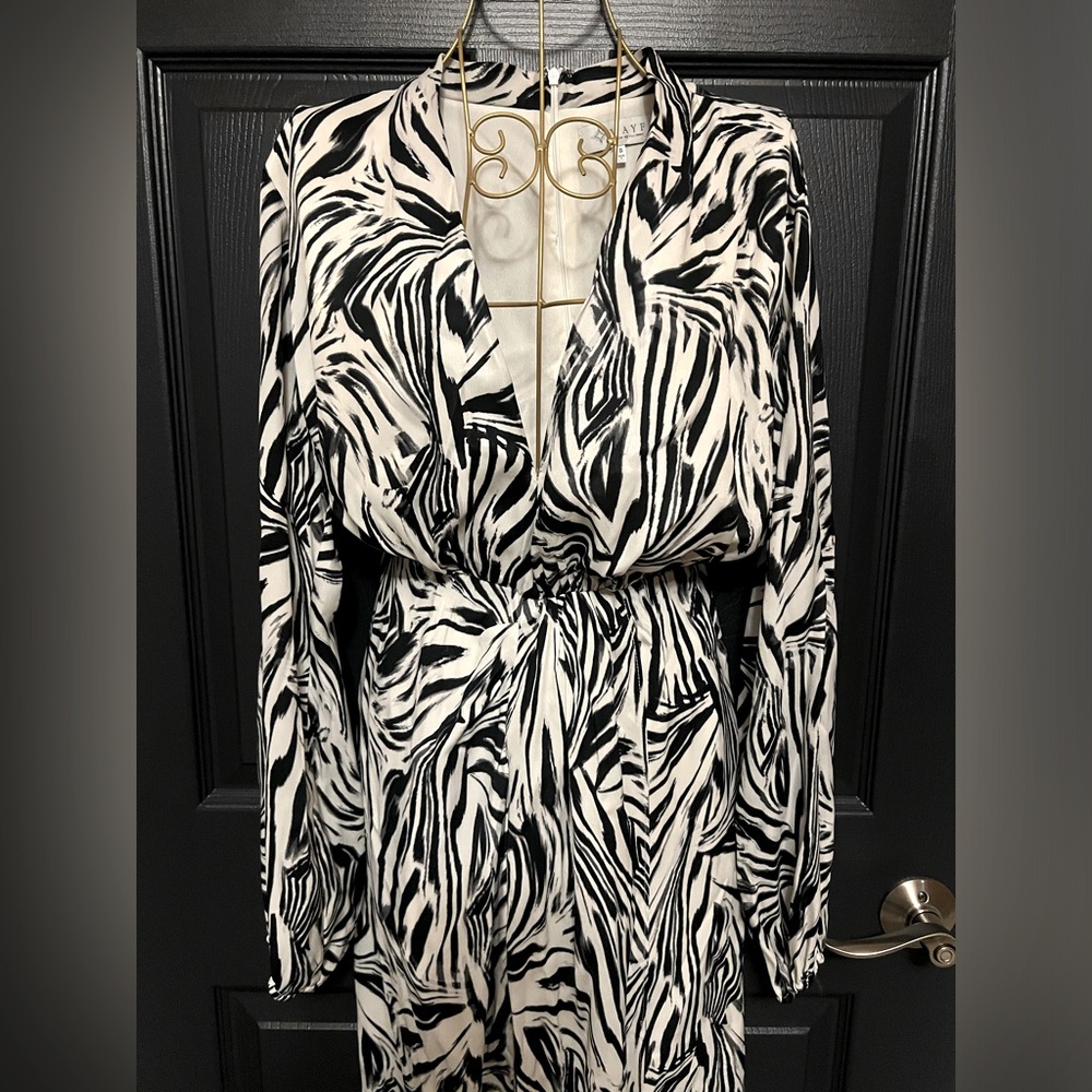 Wayf Dress - Picture 2 of 7